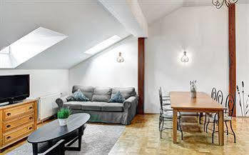 6 Continents By Adrez Apartment